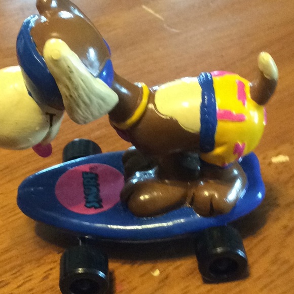 Vtg 1981 Smurf genuine Puppy Skateboard Figure. - Picture 2 of 5